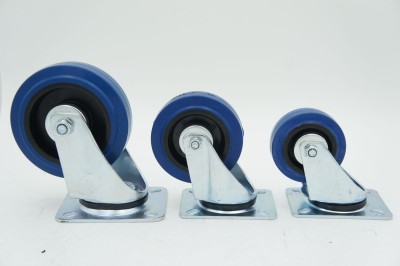 Колесо с синей эластичной резиной поворотное фото #191